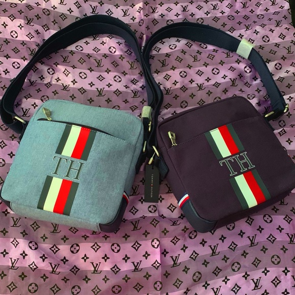 Tommy Hilfiger crossbody✨✨✨ - Picture 4 of 4